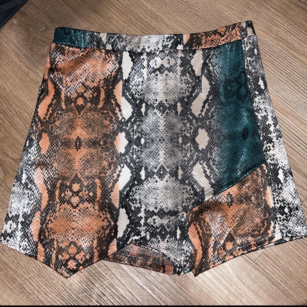 snakeskin skort